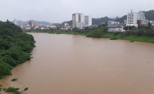 rio itajai acu em 6 metros 768x432 1 Visor Notícias
