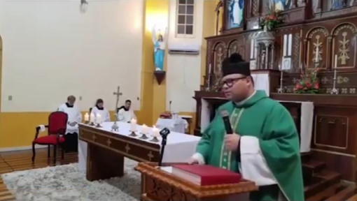 padre vacina pedras grandes Visor Notícias