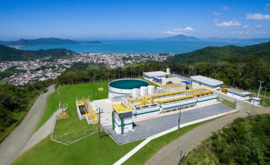 Informativo 8 Aguas de Bombinhas investe em solucoes para reduzir indices de perda Visor Notícias