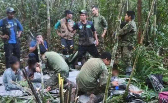 Imagem mostra resgate crianças colombia