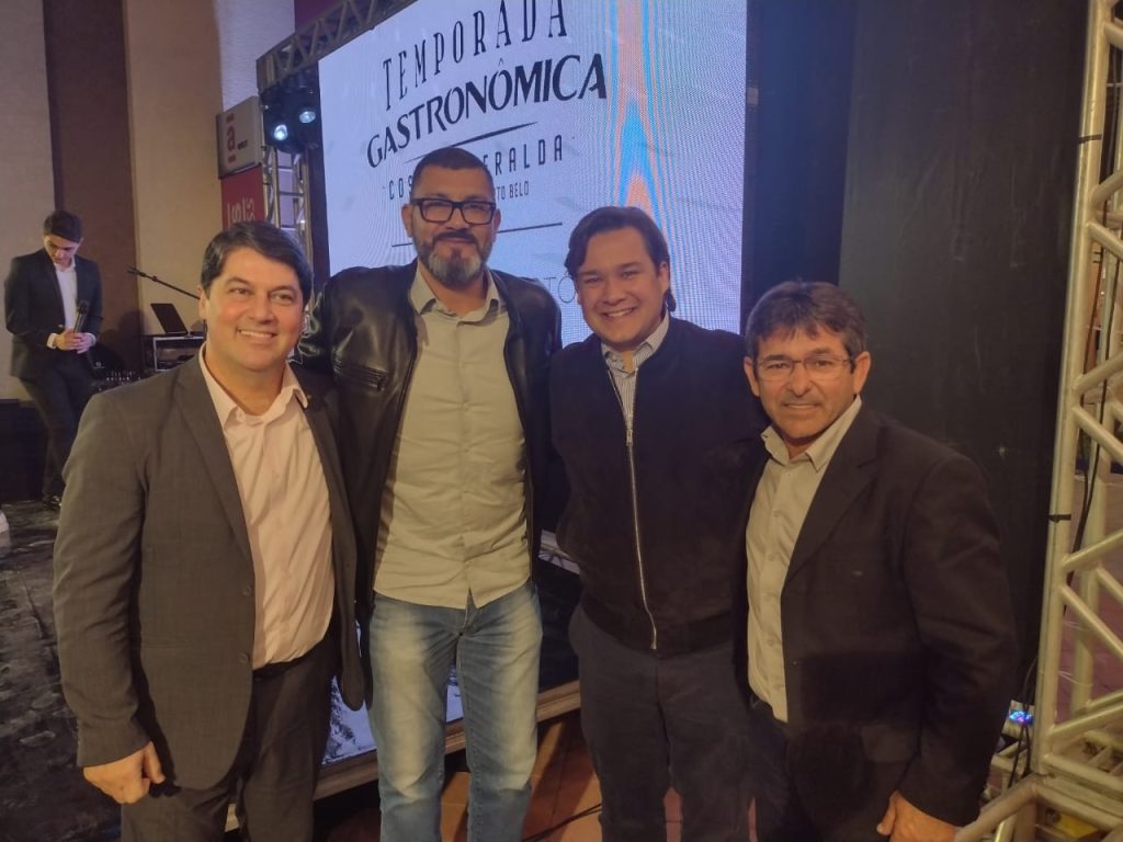 Emerson Stein deputado estadual Michael Domingues superintendente do Porto Belo Outlet Kiko Buerger Grupo Oceanic e Joel Lucinda prefeito de Porto Belo Visor Notícias
