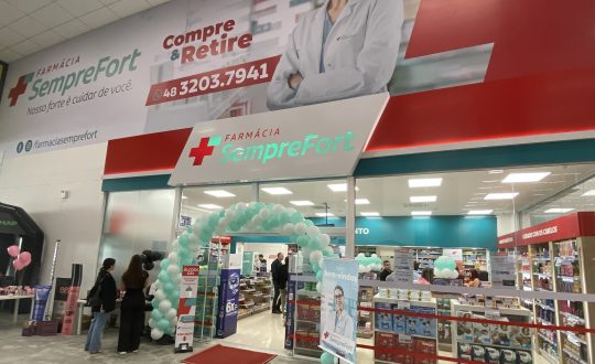 Farmacia SempreFort inaugurada em Sao Jose anexa ao Fort Atacadista Areias foto Davi Paes e Lima Visor Notícias