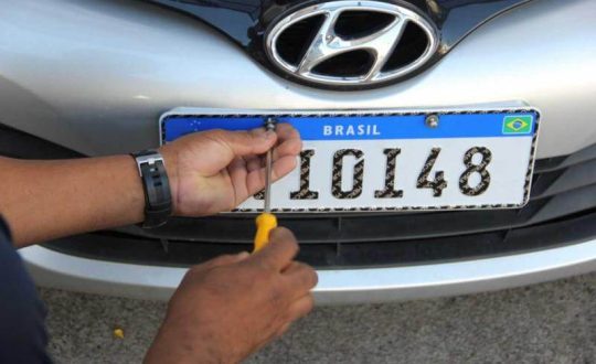 placa 17 2 Visor Notícias