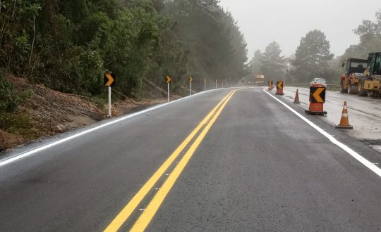 Imagem mostra rodovia 282 em Alfredo wagner