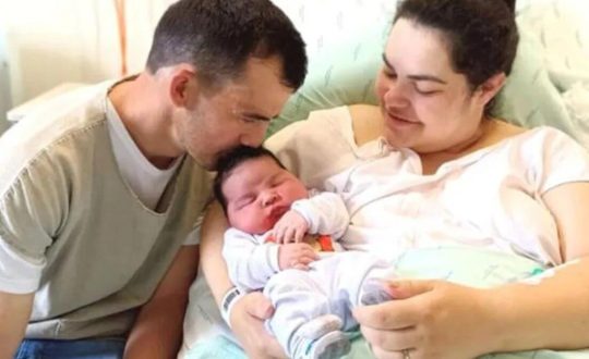 Bebe ‘gigante nasce com mais de 5 quilos em maternidade de SC e surpreende pais 4 Visor Notícias