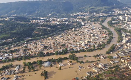 Prefeita Nilza Simas monta força-tarefa de Itapema para ajudar Rio do Sul 1 Copia de design horizontal 2023 11 20T102113.639 Visor Notícias