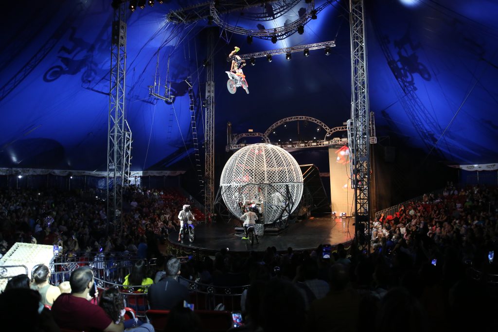 Mirage Circus chega à Balneário Camboriú neste verão; confira atrações 2 Globo da Morte Mirage Circus Visor Notícias