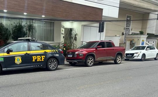 chevrolet montana e pegeout apreendidos pela policia rodoviaria federal