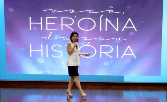 Ana Lavratti palco horizontal Visor Notícias