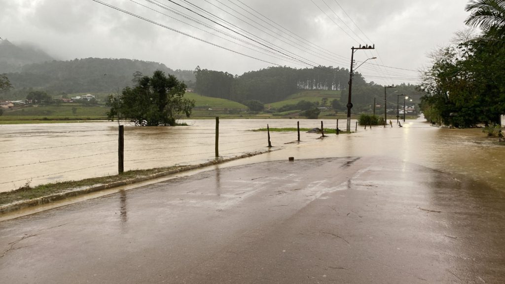 Rio do Sul registra primeira enchente do ano apos fortes chuvas no Vale do Itajai 3 Visor Notícias