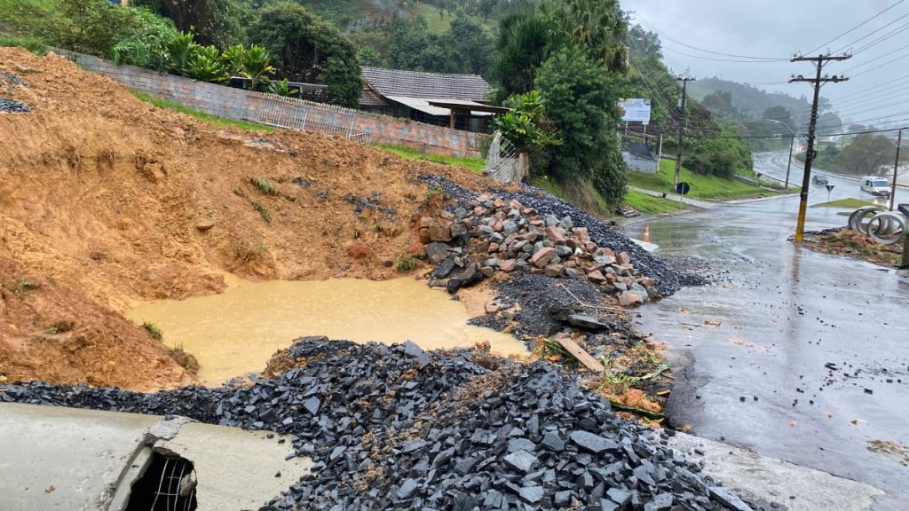 Rio do Sul registra primeira enchente do ano apos fortes chuvas no Vale do Itajai 5 Visor Notícias