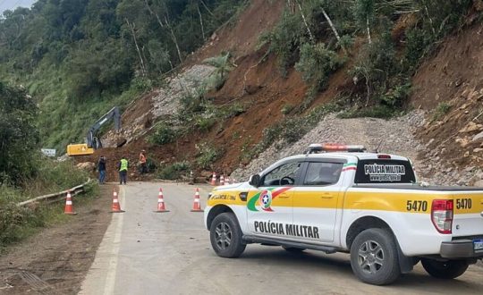 sc 110 rodovia de sc queda de barreira interditada 944x531 1 Visor Notícias