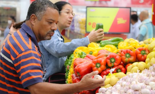 O setor de hortifruti tambem tera ofertas especiais no DIA F deste sabado dia 7 de setembro Visor Notícias