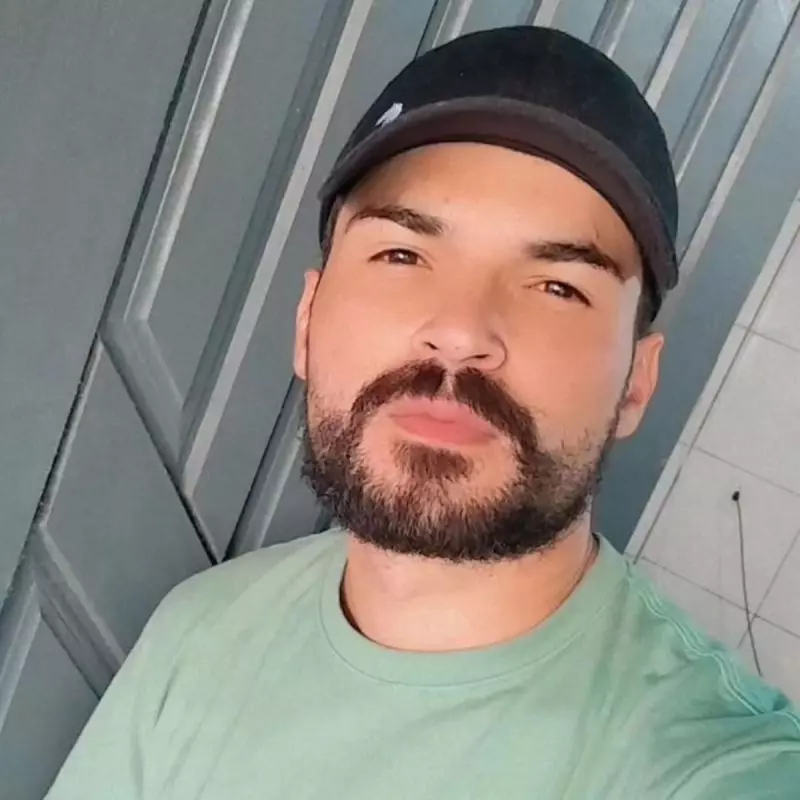 trabalhador esmagado por caminhao de coleta de lixo e identificado 2 800x800 1 Visor Notícias