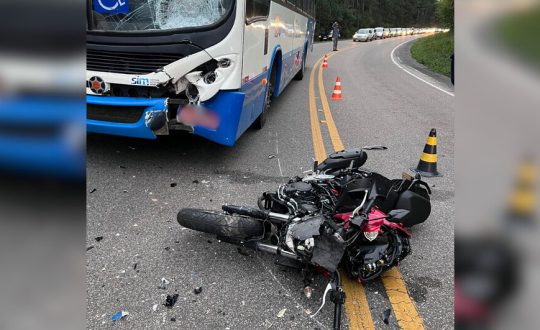 Acidente moto x onibus 944x531 1 Visor Notícias