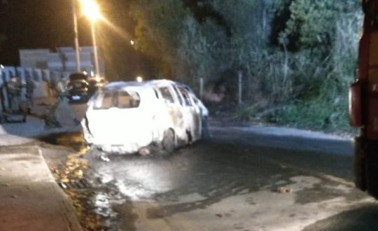 carro incendiado norte ilha 800x467 1 Visor Notícias