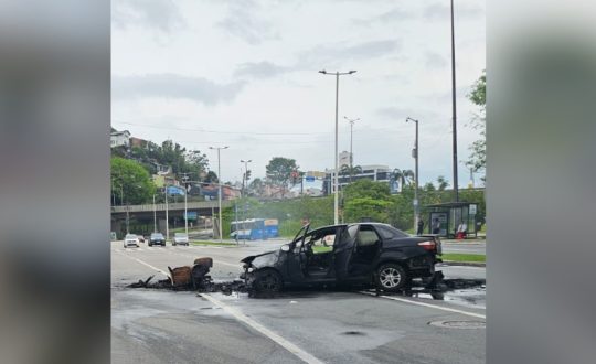 carro queimado em florianopolis 4 Visor Notícias