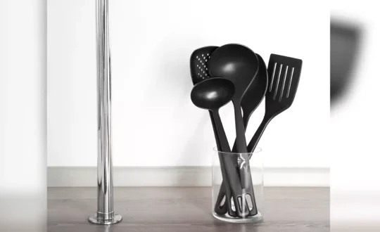 utensilios de cozinha e brinquedos Visor Notícias