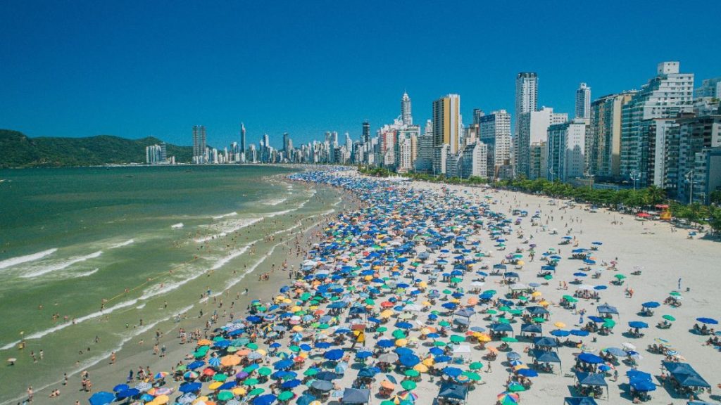 Balneario Camboriu aguarda supertemporada de verao com recordes e novas experiencias turisticas 1 Visor Notícias