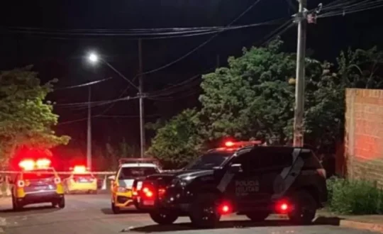 Pai e morto a tiros enquanto segurava filho no colo dentro de casa jpg Visor Notícias