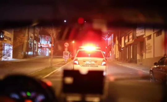 Suspeitos sao flagrados com ferramentas furtadas de carro em Lages Visor Notícias