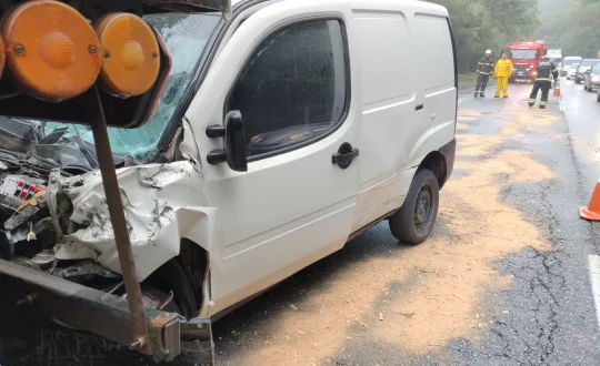 acidente entre van e caminhao deixa vitima na BR 101 jpeg Visor Notícias