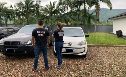 devio de dinheiro termina em apreensao de carros de luxo 800x600 1 Visor Notícias