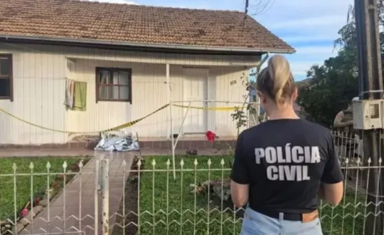 espirito ruim mulher mata amiga com facada no peito em sc e testemunhas alegam possessao 800x467 1 Visor Notícias