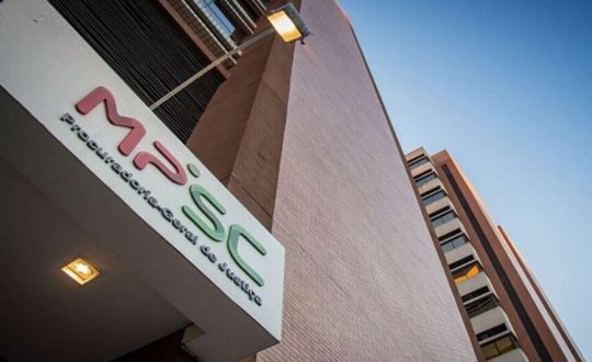 MP condena lider religioso a 45 anos de prisao por crimes sexuais em Tubarao 944x531 1 Visor Notícias