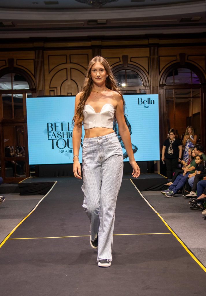 Bella Hub conquista mercado internacional com evento inédito no Uruguai 2 Hub de talentos com foco na capacitacao e apresentacao de jovens para o mercado da moda e do entretenimento promove primeira edicao internacional