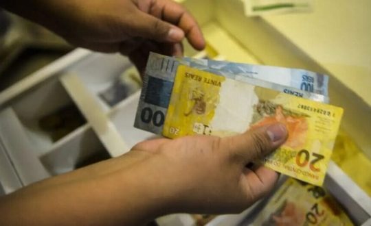 Taxa de inadimplencia recua em SC em fevereiro e fica entre as sete menores do Brasil 944x531 1 Visor Notícias