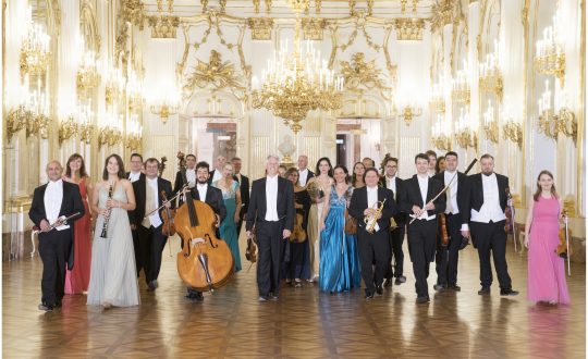 Orquestra do Palacio de Schonbrunn de Viena dentro do palacio Visor Notícias
