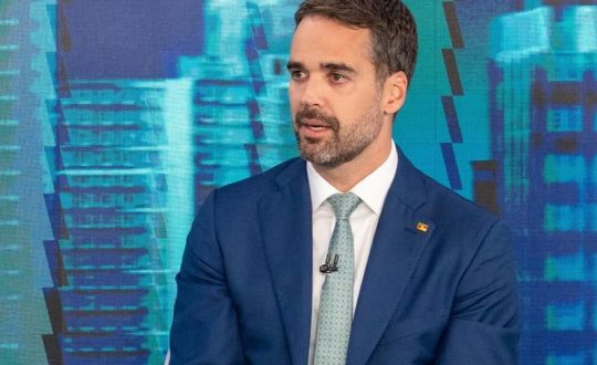 Excelente conversa sobre como estamos reconstruindo o Rio Grande e sobre o Brasil que queremos. As 21h30min nos canais da @jovempannews. @mauriciotonetto Visor Notícias