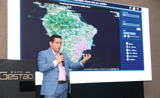 Sandro Bittencourt de Souza explanando sobre o mercado livre de energia na ExpoGestao em Joinville Foto Divulgacao Visor Notícias