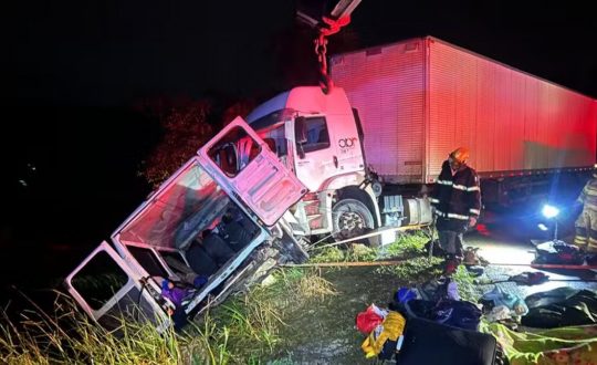 acidente entre carro e carreta Visor Notícias