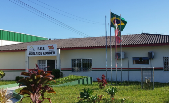 adolescente e esfaqueado perto de escola em navegantes 800x600 1 Visor Notícias