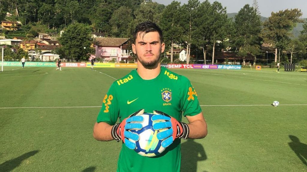 gabriel pereira se tornou goleiro profissional no futebol europeu