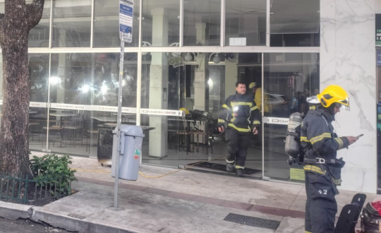 incendioatingecamburiucenter Visor Notícias