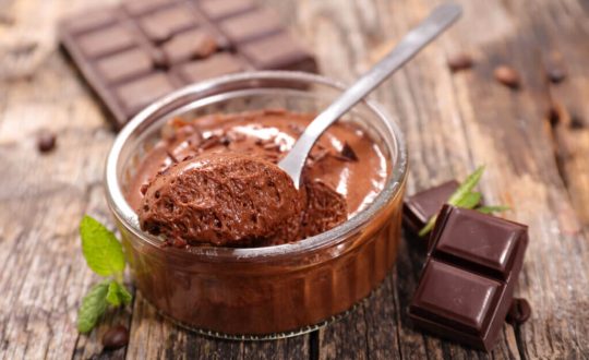 Musse de chocolate no ramequim